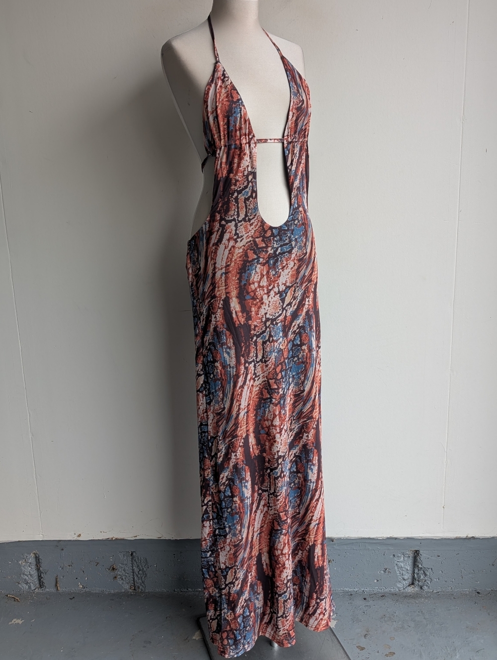 Outcast Harper Mesh Halter Maxi Dress With Abstract Print - Picture 5 of 5